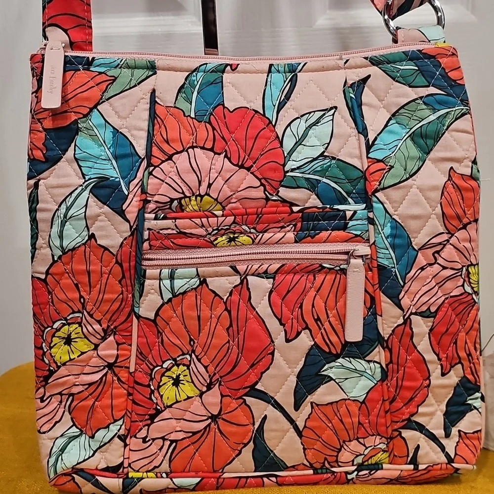 Vera Bradley Hipster Crossbody in Vintage Floral EUC - Picture 2 of 11